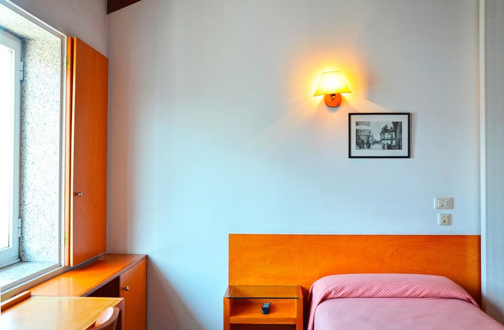 Hostal La Viuda Pobra De Trives Ruang foto