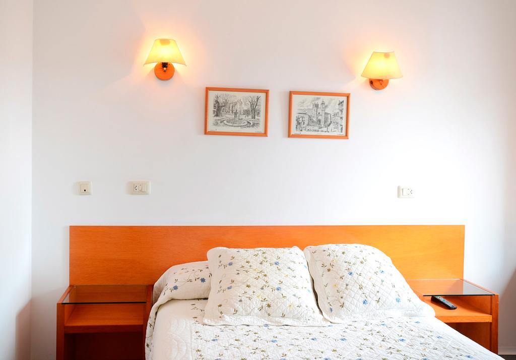 Hostal La Viuda Pobra De Trives Ruang foto
